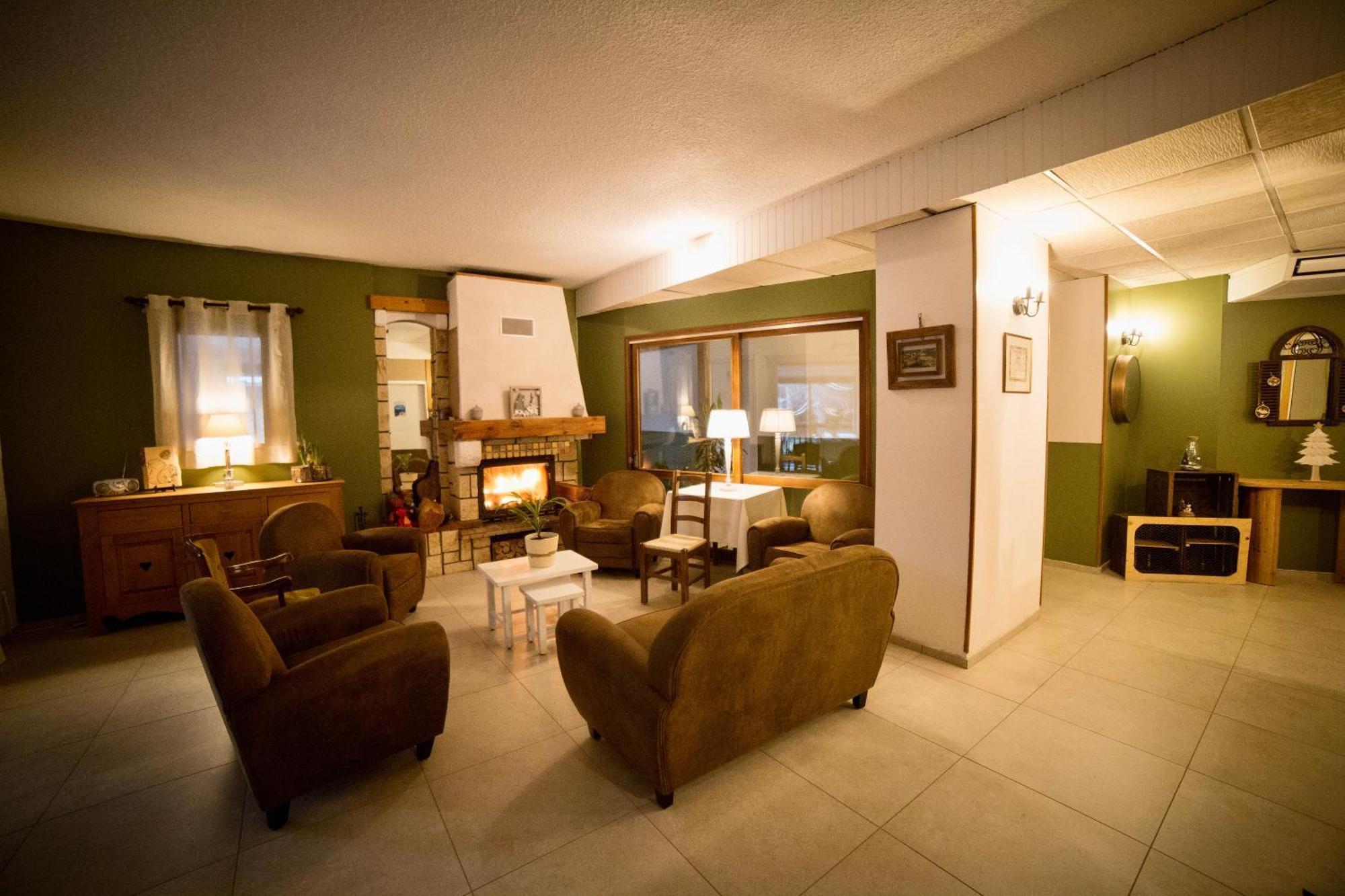 Hotel Le Catinat Fleuri Guillestre Zewnętrze zdjęcie